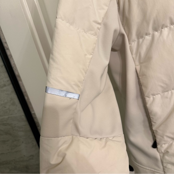 Canada Goose HyBridge Down Jacket - cream with black zippers - Picture 10 of 11